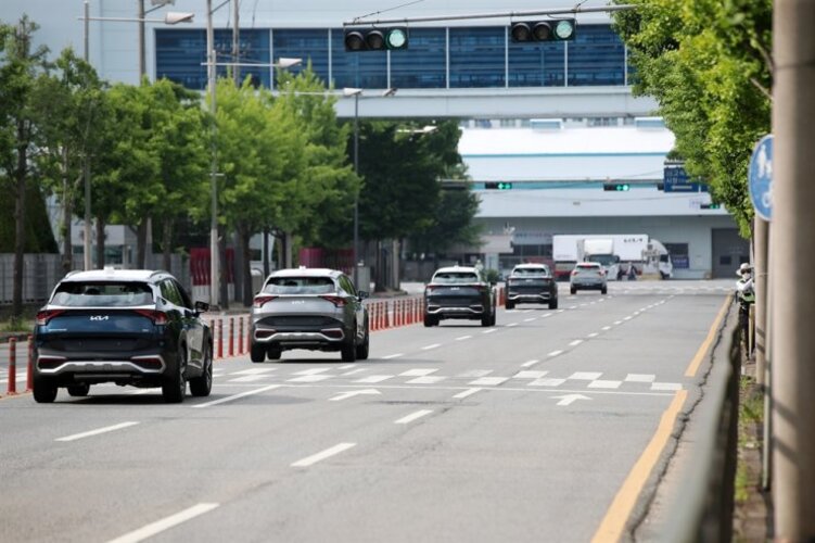 ฮุนได, เกีย ประสบปัญหาการหยุดชะงักเนื่องจากการหยุดงานของคนขับรถบรรทุก